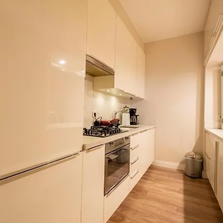 3-Bedroom Apartment With Elevator, Steps From Taksim Square Lejlighed Istanbul